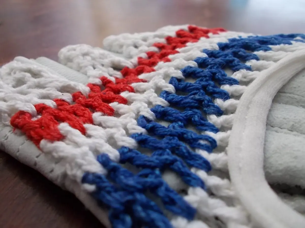 GUANTINO CON DORSO IN CORDA TRICOLORE FRANCESE - immagine 2