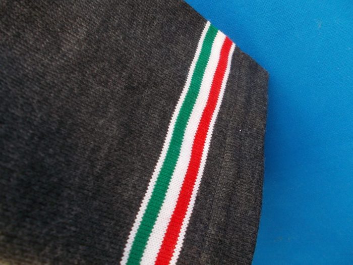 MAGLIA LANA ANNI 70' GRIGIO ANTRACITE FASCIA BIANCA E PICCOLA ROSSA RIFINITURE TRICOLORI - immagine 6