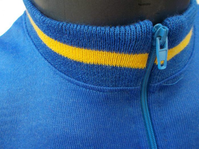 MAGLIA LANA ANNI 70' AZZURRO FASCIA E RIFINITURE GIALLO ANTICO - immagine 4