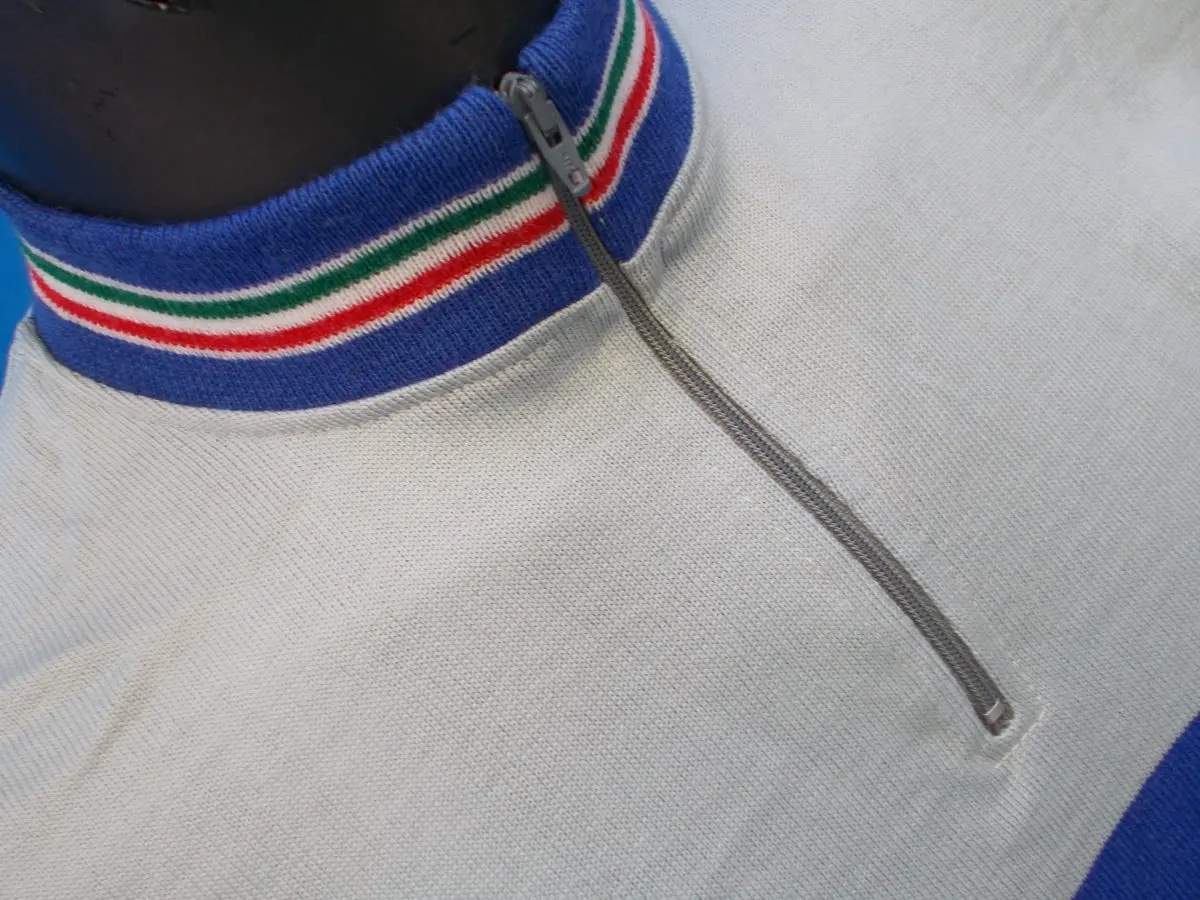 MAGLIA LANA ANNI 70' GRIGIO FASCIA AZZURRA CON RIFINITURE TRICOLORI - immagine 3