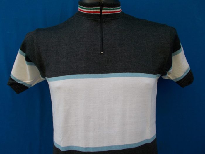 MAGLIA LANA ANNI 70' GRIGIO ANTRACITE FASCIA E MANICHE BIANCA RIGO CELESTE COLLO RIFINITURA TRICOLORE - immagine 2