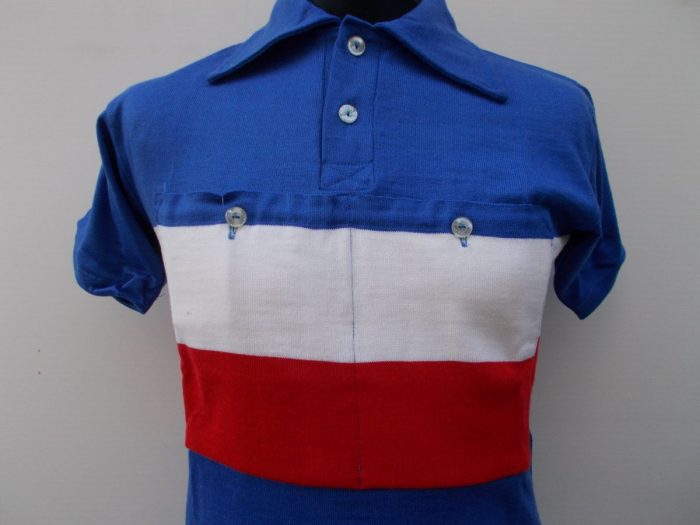 MAGLIA LANA ANNI '40/50 AZZURRA TASCA BIANCA E ROSSA - immagine 2