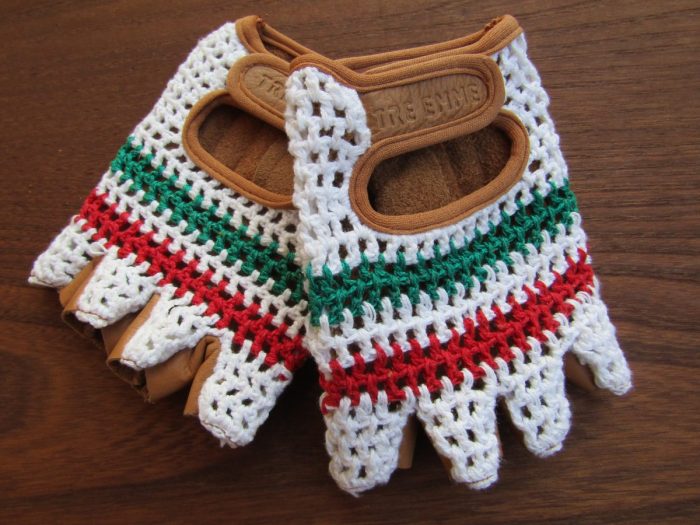 GUANTINO CON DORSO IN CORDA TRICOLORE ITALIA - immagine 2