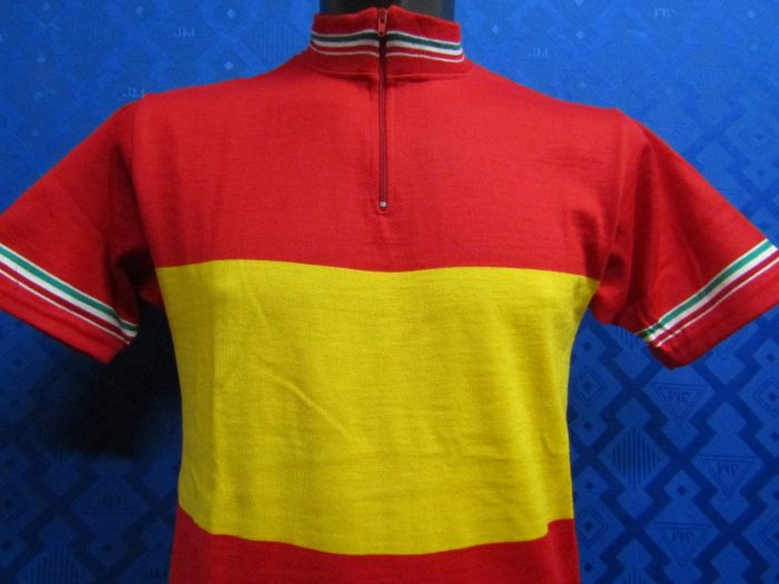 MAGLIA LANA ANNI 70 ROSSA FASCIA GIALLA CON RIFINITURE TRICOLORI - immagine 2