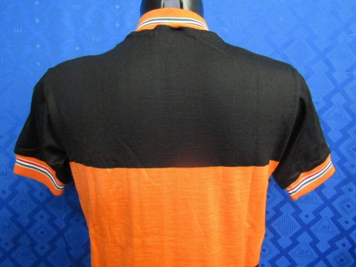 MAGLIA LANA ANNI 70' NERA FASCIA ARANCIONE COLLO E POLSINI ARANCIONE CON RIFINITURE TRICOLORI - immagine 7