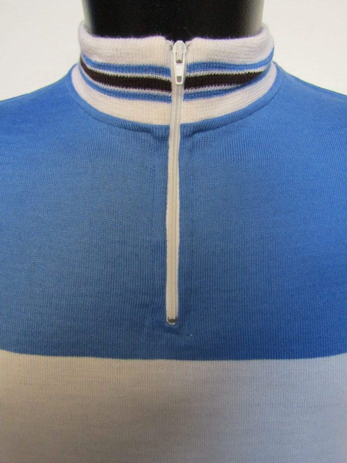 MAGLIA LANA ANNI 70' AZZURRA FASCIA BIANCA, COLLO E POLSINI CON RIFINITURE  AZZURRE E MARRONI - immagine 3