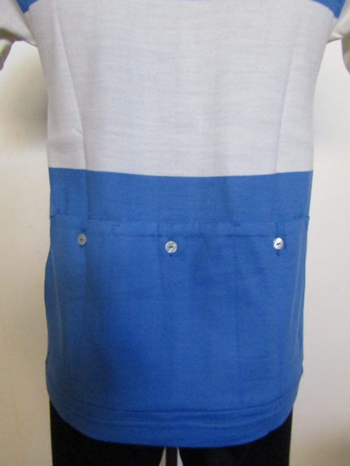 MAGLIA LANA ANNI 70' AZZURRA FASCIA BIANCA, COLLO E POLSINI CON RIFINITURE  AZZURRE E MARRONI - immagine 8