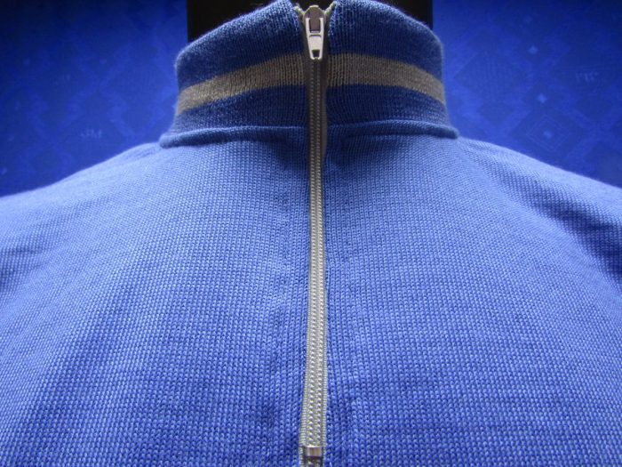 MAGLIA LANA ANNI 70' AZZURRO FASCIA E RIFINITURE GRIGIO CHIARO - immagine 2