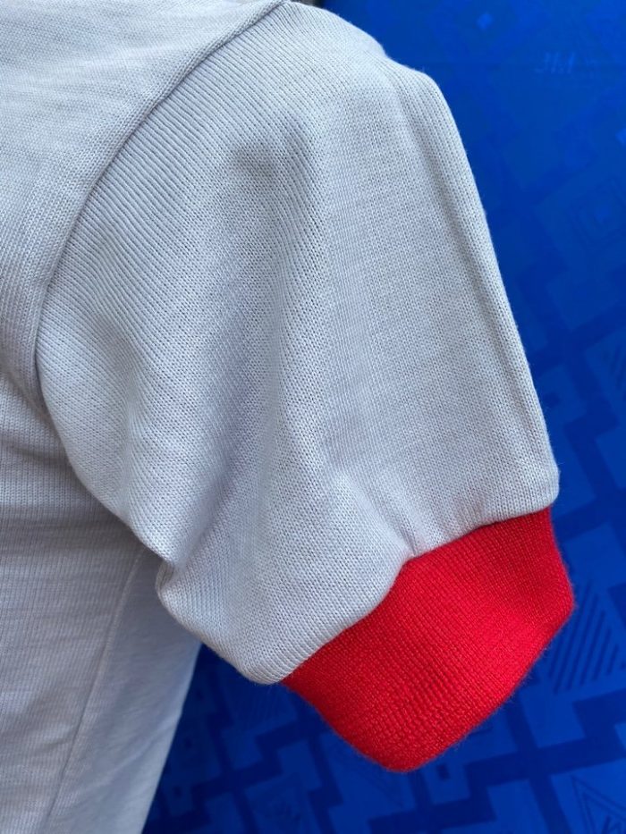 MAGLIA LANA ANNI 10'/20' GRIGIO CHIARO COLLO E POLSINI ROSSI - immagine 3