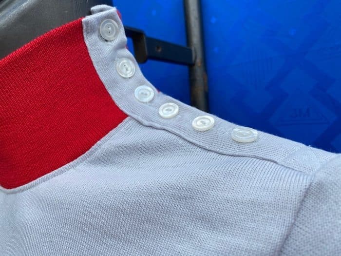 MAGLIA LANA ANNI 10'/20' GRIGIO CHIARO COLLO E POLSINI ROSSI - immagine 4