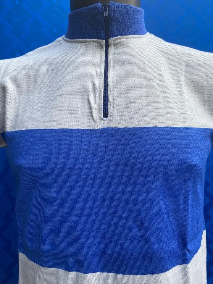 MAGLIA LANA ANNI 70' GRIGIO CHIARO FASCIA AZZURRO ELETTRICO - immagine 2